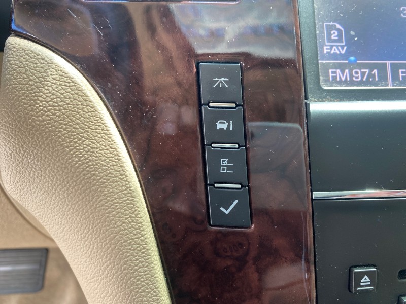 2013 Cadillac Escalade Luxury 1 OWNER LOW MILES 70,251 in ,