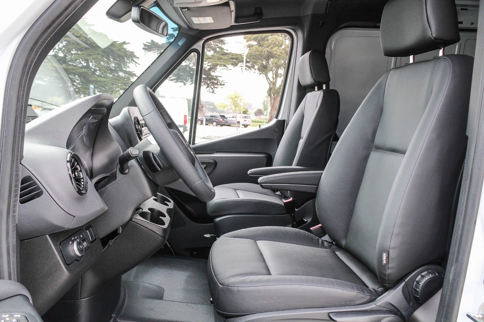 Sprinter Cargo Van 2500 w/144-Inch Wheelbase
