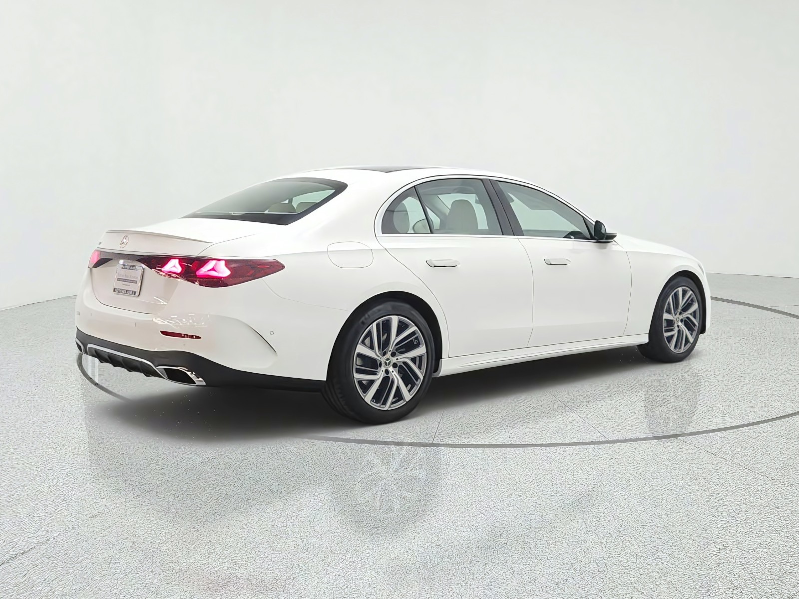 New 2027 Polar White Mercedes-Benz E 350 RWD Sedan image 5