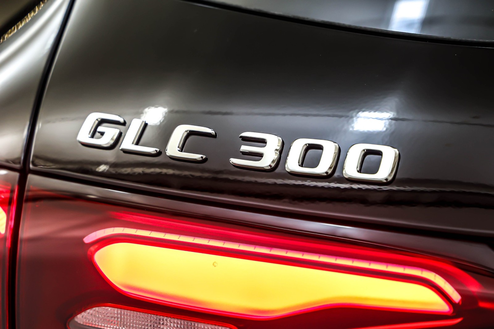 New 2026 Black Mercedes-Benz GLC 300 image 9