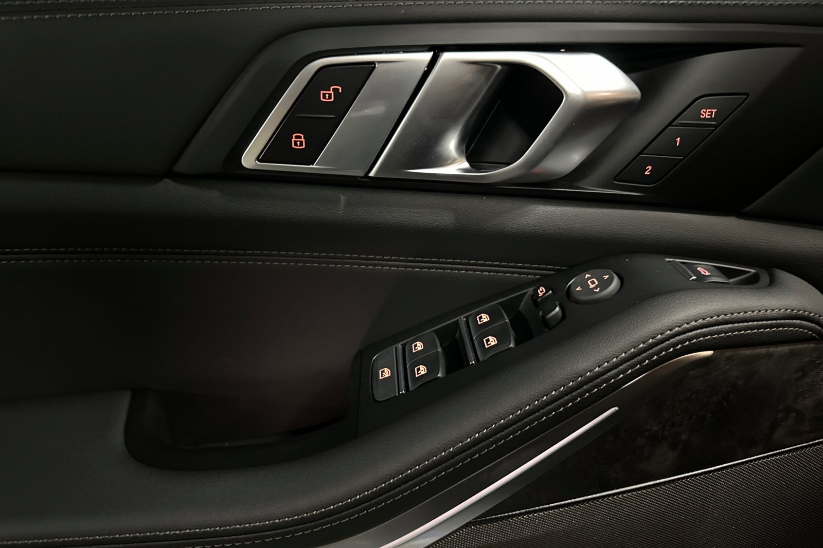 New 2026 Black Sapphire Metallic BMW sDrive40i image 10