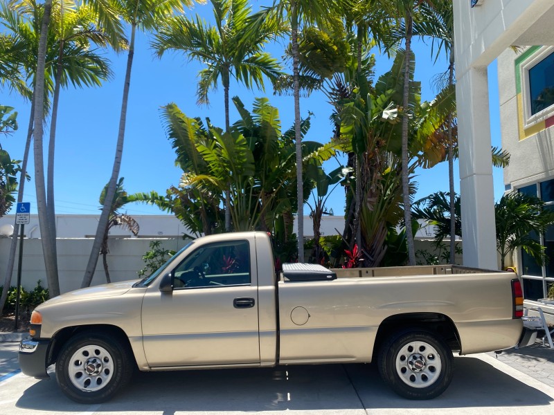 2005 GMC Sierra 1500 LOW MILES 83837 AC NO ACCIDENTS in ,