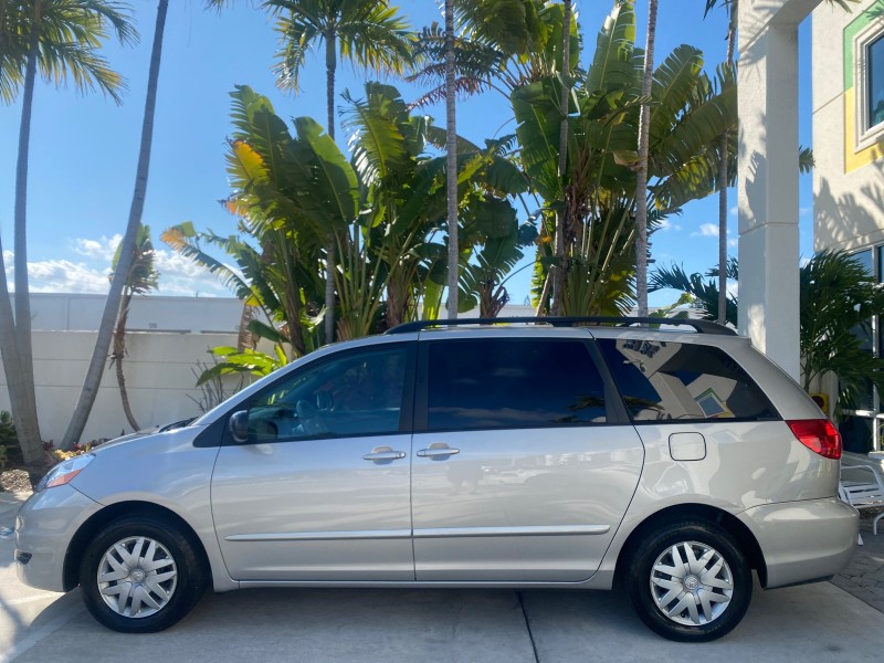 2010 Toyota Sienna LE LOW MILES 41,871 1 OWNER 7 PASSENGER in , 