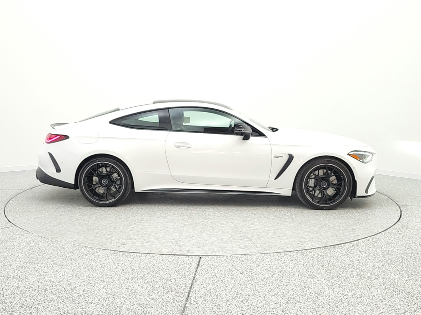 New 2026 MANUFAKTUR Moonlight White Metallic Mercedes-Benz AMG® CLE 53 image 4