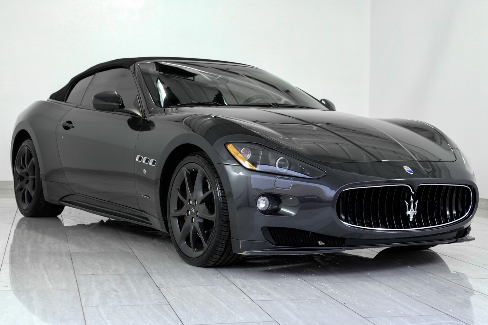 2012 Maserati GranTurismo Convertible SPORT NAVIGATION LEATHER HEATED SEATS PARKING DIST 3