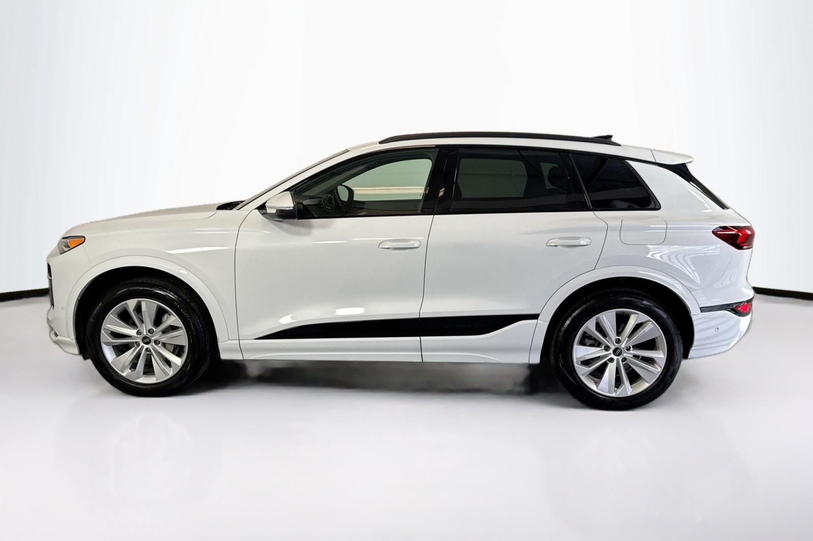 Used 2025 GLACIER WHITE Audi Premium image 8