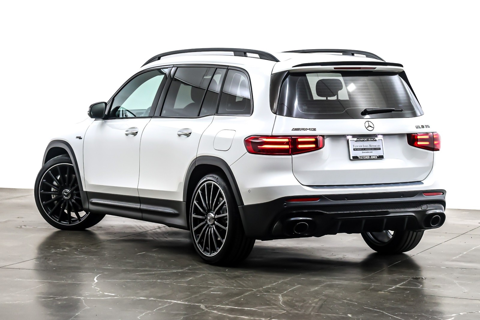 Used 2025 Polar White Mercedes-Benz AMG® GLB 35 4MATIC SUV image 13