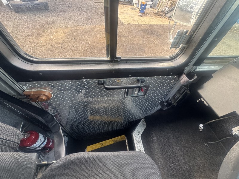 2018 Freightliner MT55 20' Step Van w2000lb Liftgate in ,