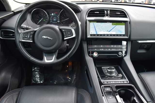 2020 Jaguar F-PACE Navi Leather Pano Glass Roof Heated Seats Rear Vie 13