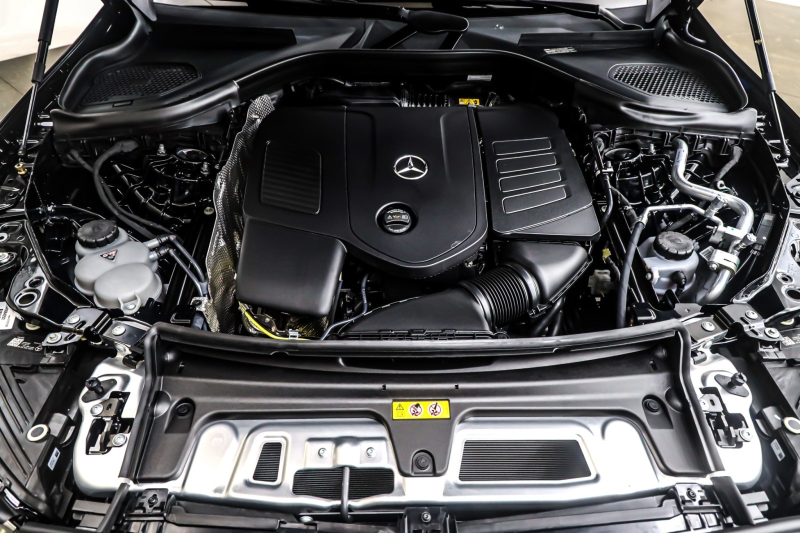 New 2026 Black Mercedes-Benz GLC 300 image 11