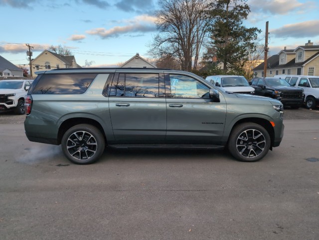 2024 Chevrolet Suburban RST 4