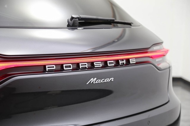 2021 Porsche Macan  14
