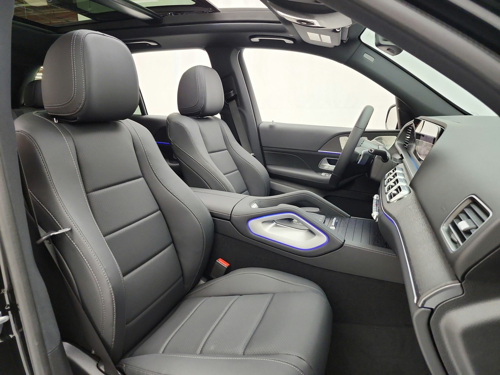 New 2026 Obsidian Black Metallic Mercedes-Benz GLE 350 SUV image 15
