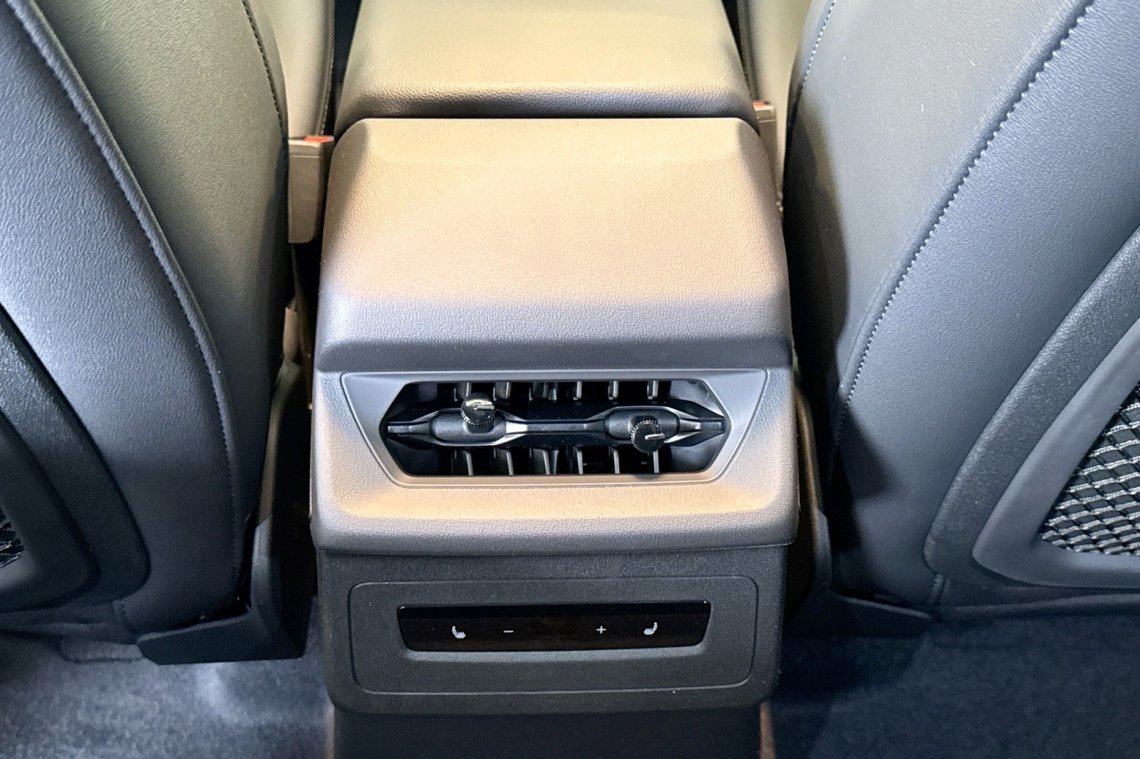 New 2027 Manhattan Gray Metallic Audi Premium quattro image 22