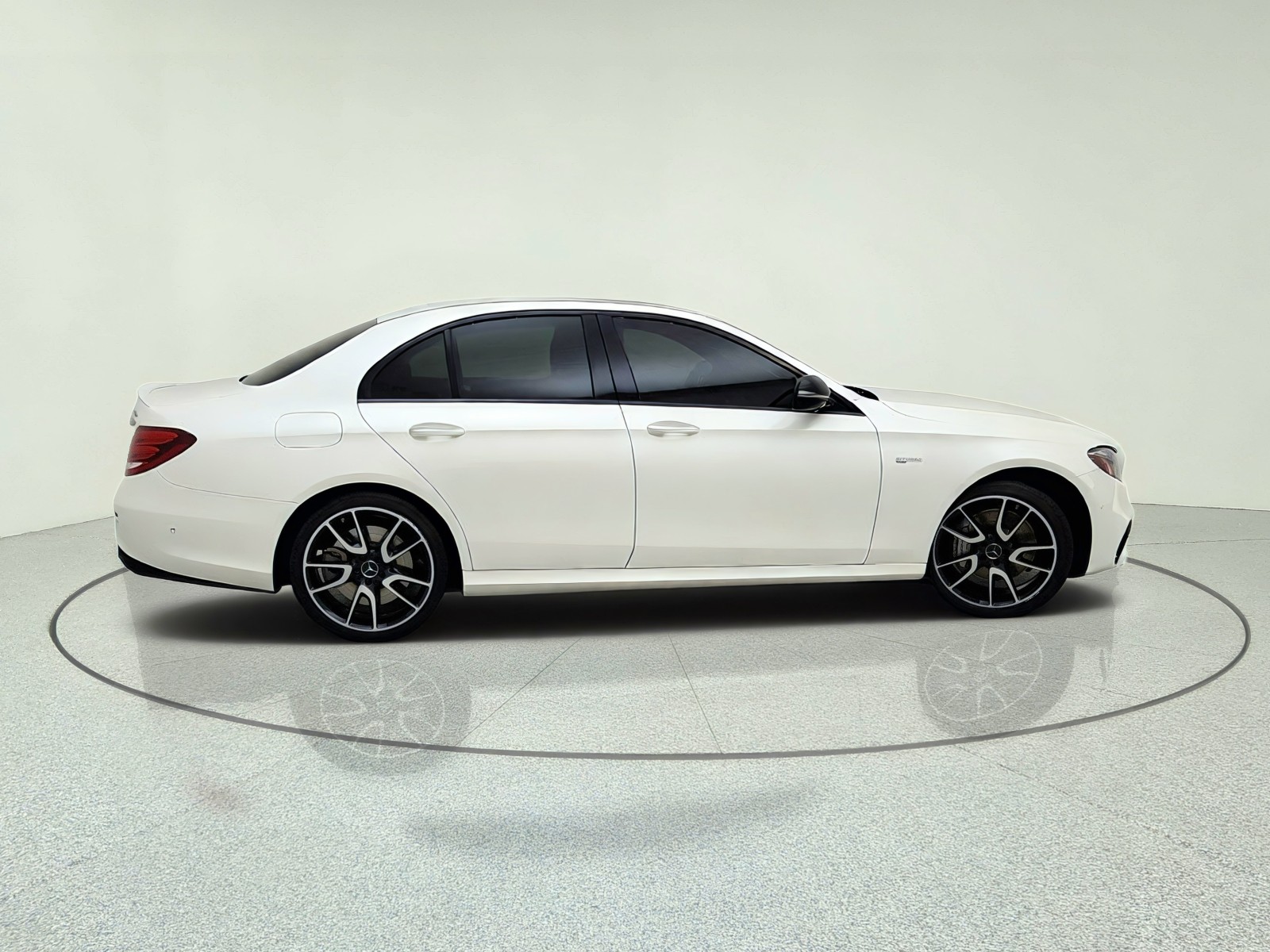 Used 2018 designo Diamond White Mercedes-Benz AMG® E 43 image 7