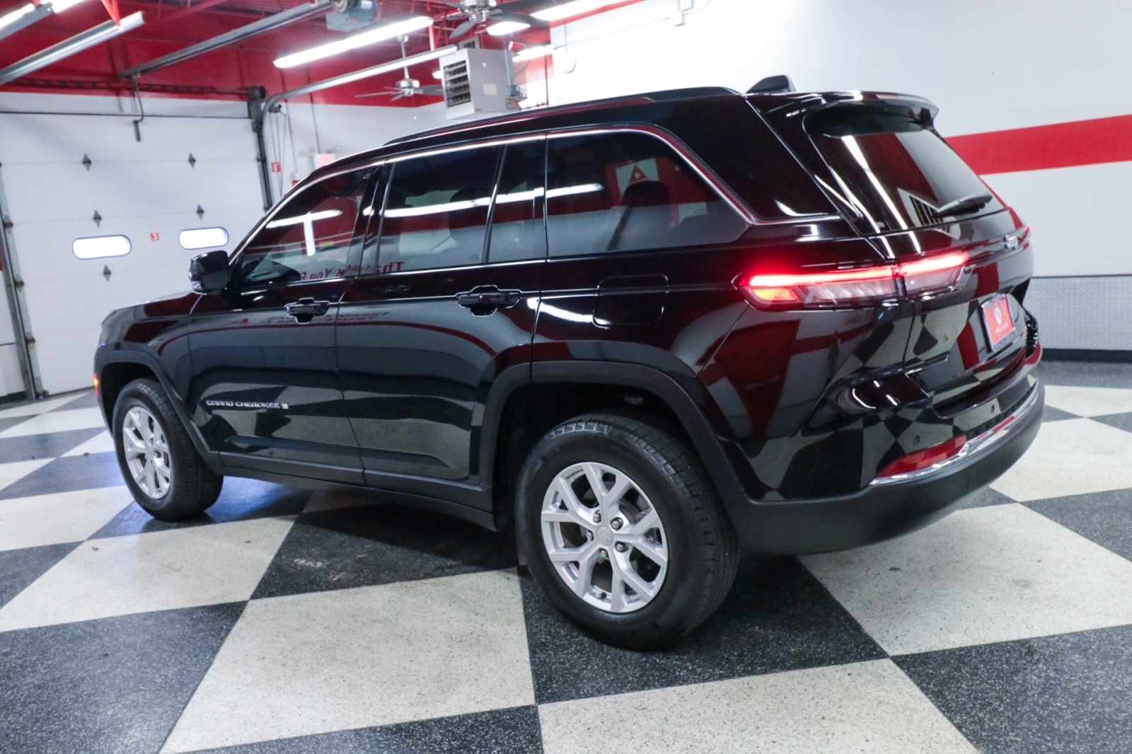 Used Car 2023 Jeep Grand Cherokee  Limited For Sale Under $35,000 In Austin, Texas