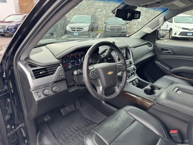 2017 Chevrolet Suburban LT Midnight with Center Bench 33