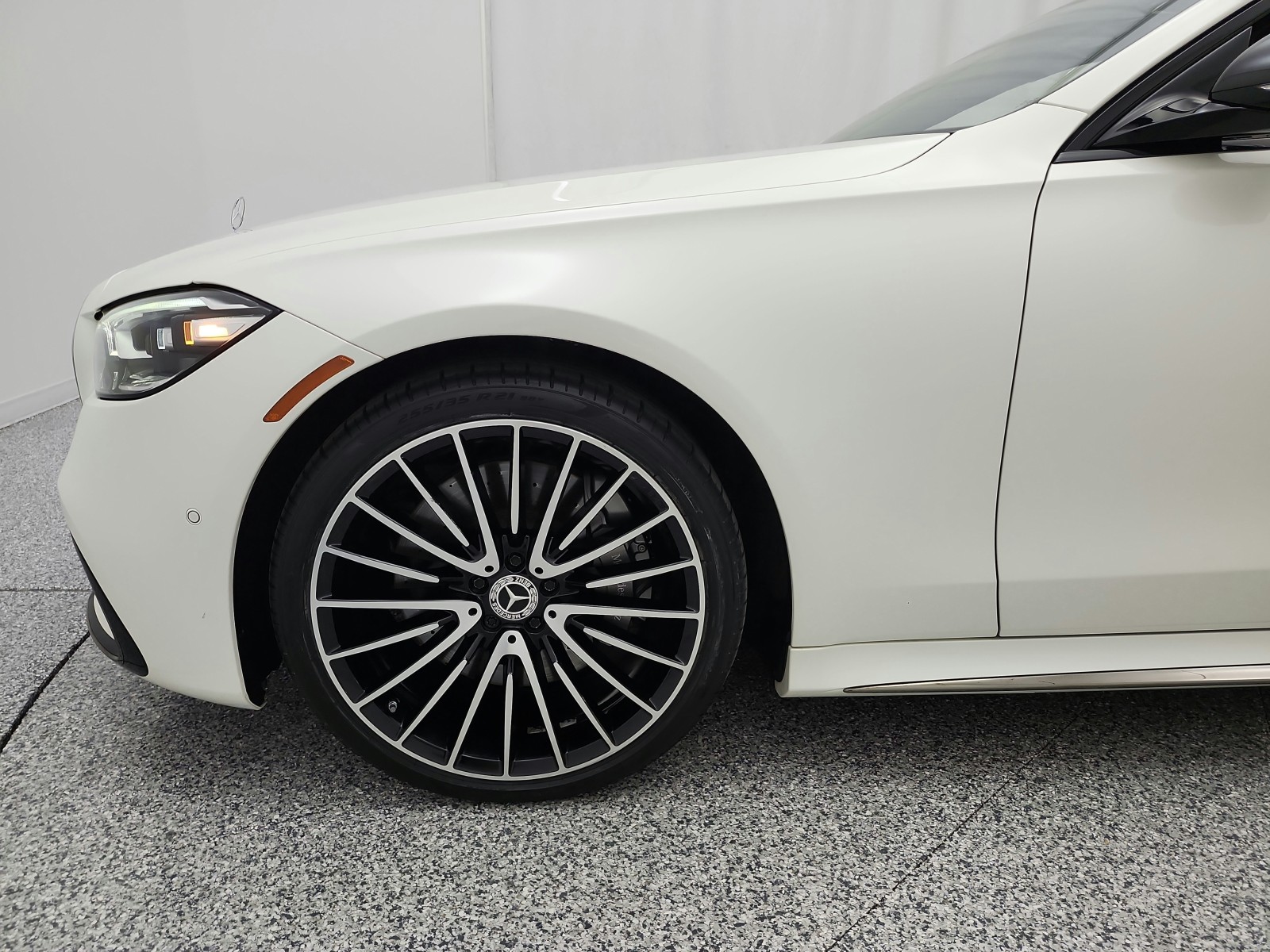 Used 2023 MANUFAKTUR Diamond White Mercedes-Benz S 580 4MATIC® Sedan image 17