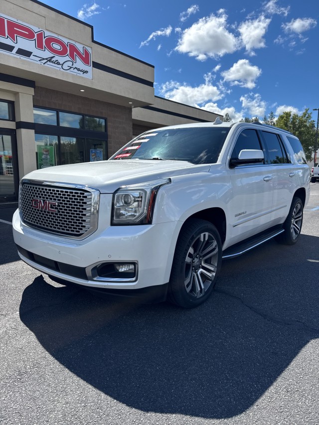 White Frost Tricoat 2017 GMC Yukon Denali 4WD SUV / Crossover Four-Wheel Drive Automatic