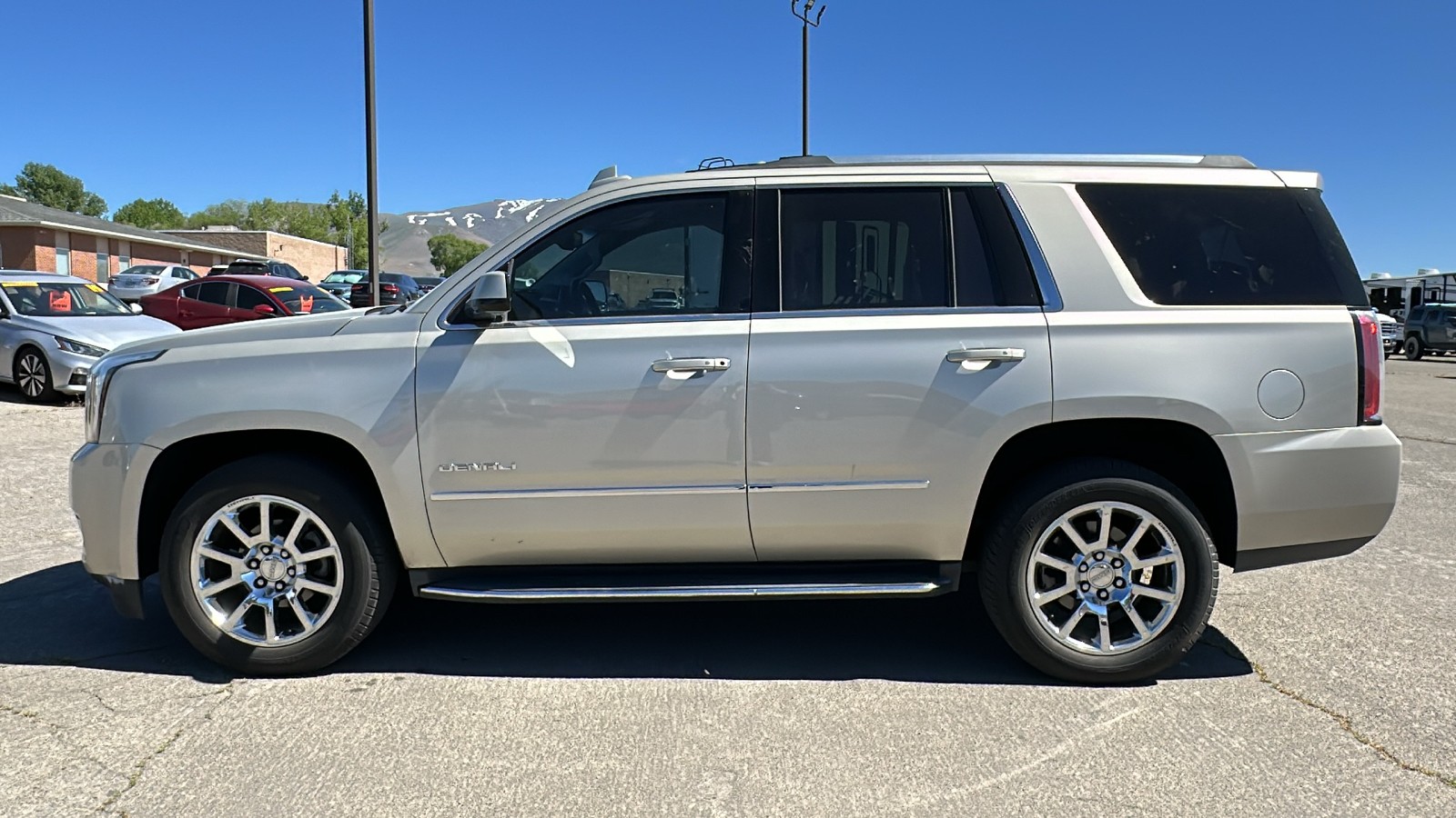 2017 GMC Yukon Denali 6