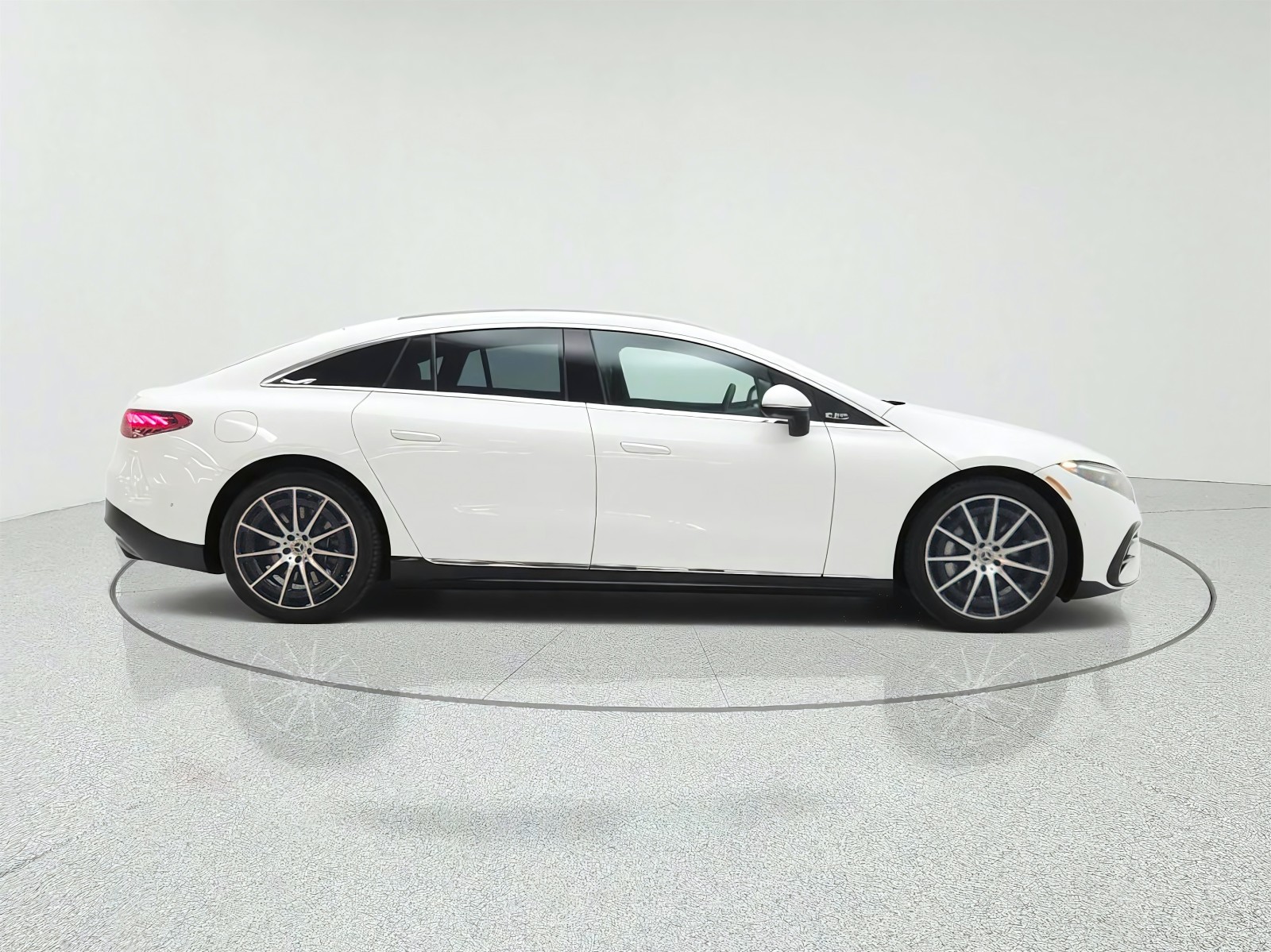 Used 2024 Polar White Mercedes-Benz EQS 450 4MATIC® Sedan image 4