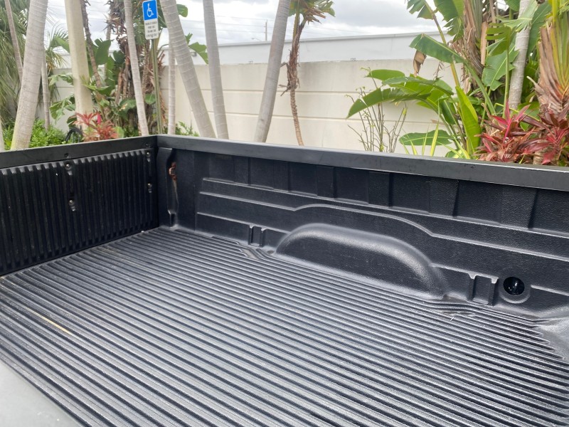 2004 Toyota Tundra SR5 1 OWNER 4WD XTRA CAB STEP SIDE in , 