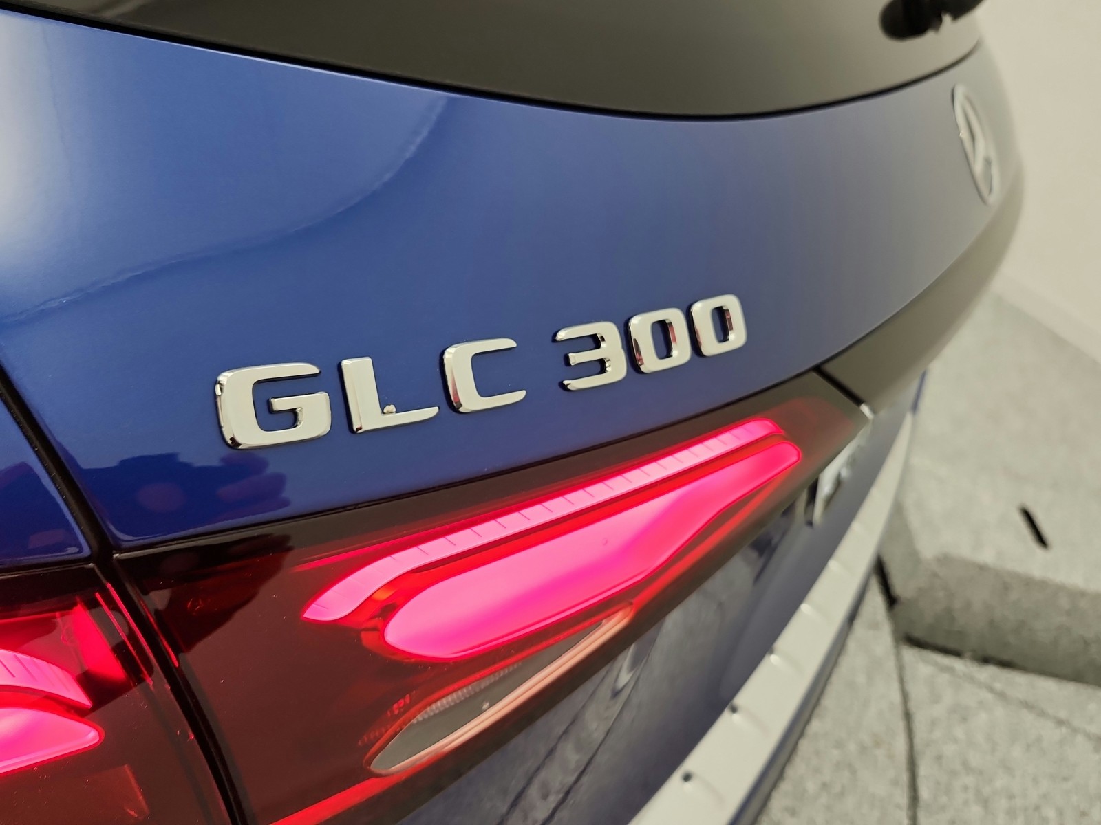 New 2026 Starling Blue Metallic Mercedes-Benz GLC 300 image 23