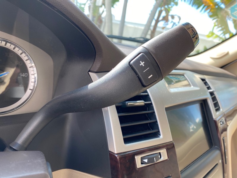 2010 Cadillac Escalade SUNROOF NAV Premium LOW MILES 66,933 in ,