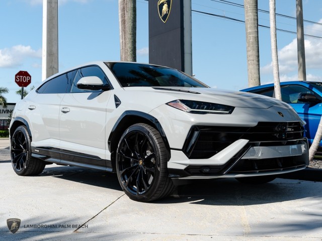 2023 Lamborghini Urus S in , 