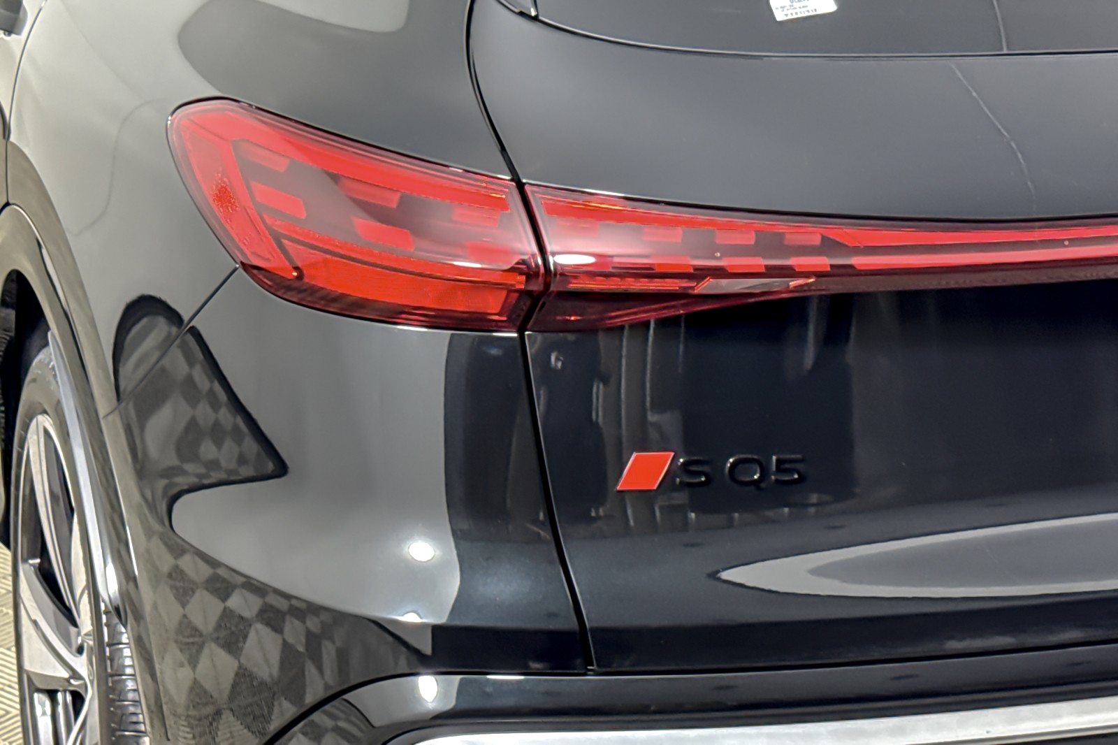 Used 2025 Mythos Black Metallic Audi Premium Plus 3.0 TFSI quattro image 26