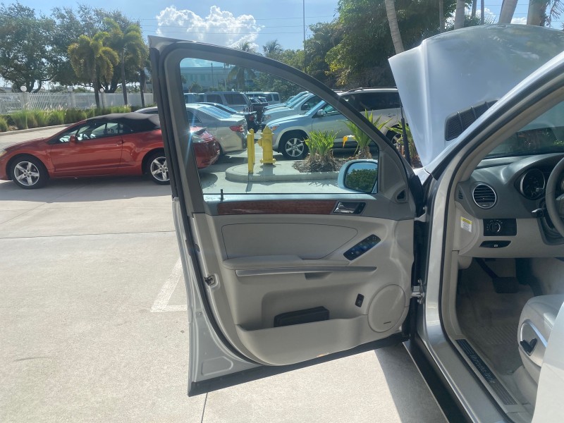 2008 Mercedes-Benz M-Class 3.5L 1 OWNER LOW MILES 48,493 in , 