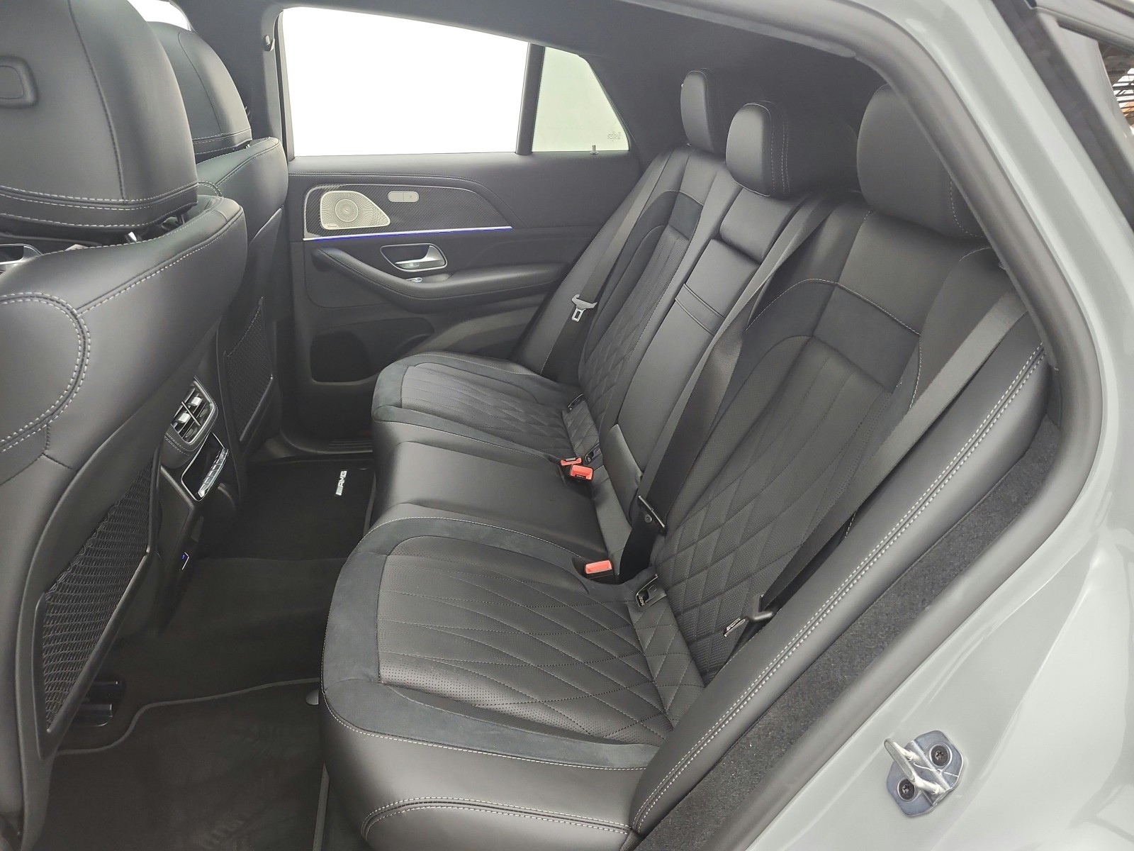 New 2026 MANUFAKTUR Alpine Grey Mercedes-Benz AMG® GLE 63 S image 16