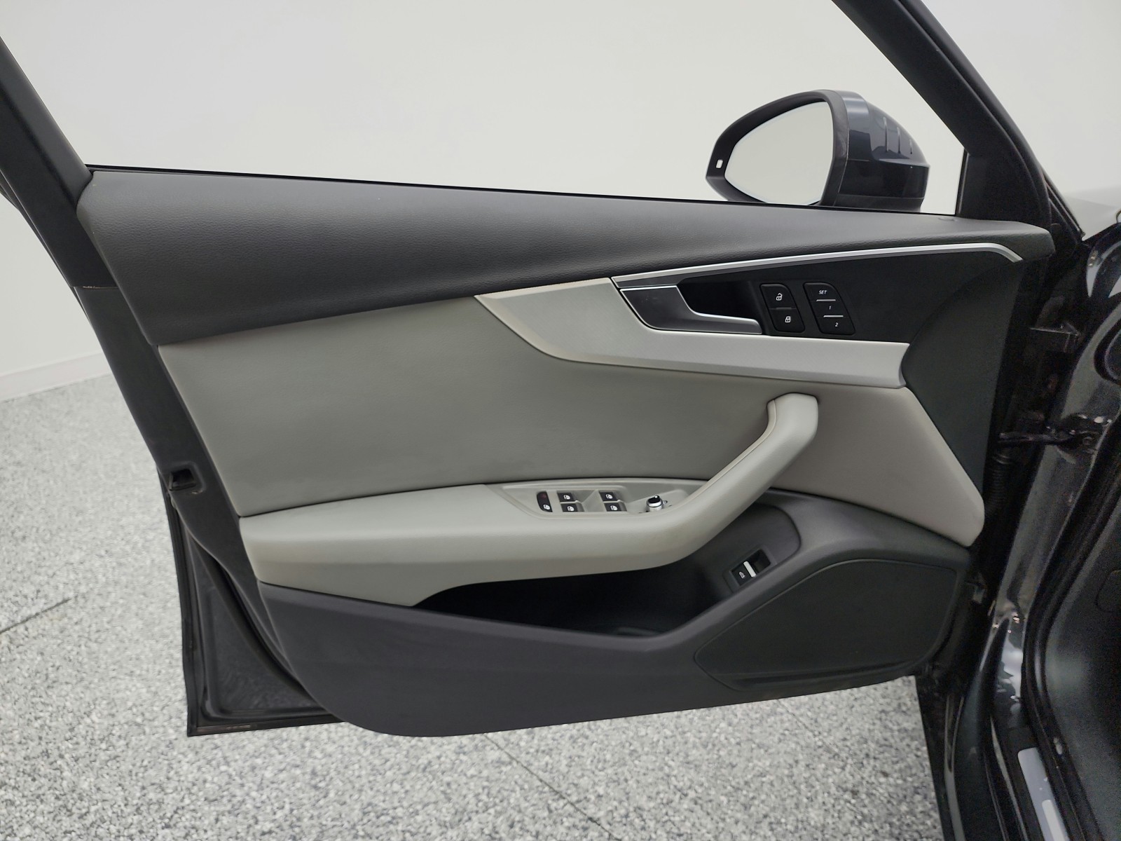 Used 2017 Manhattan Gray Metallic Audi 2.0 TFSI Auto ultra Premium FWD image 14