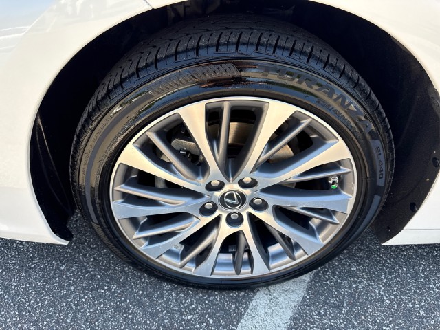 LexusES13