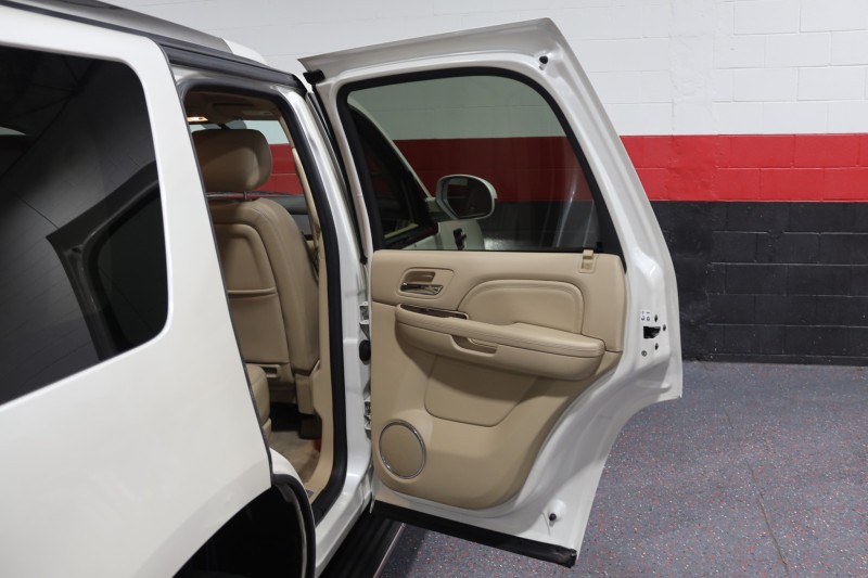 2011 Cadillac Escalade AWD 4dr Suv in , 