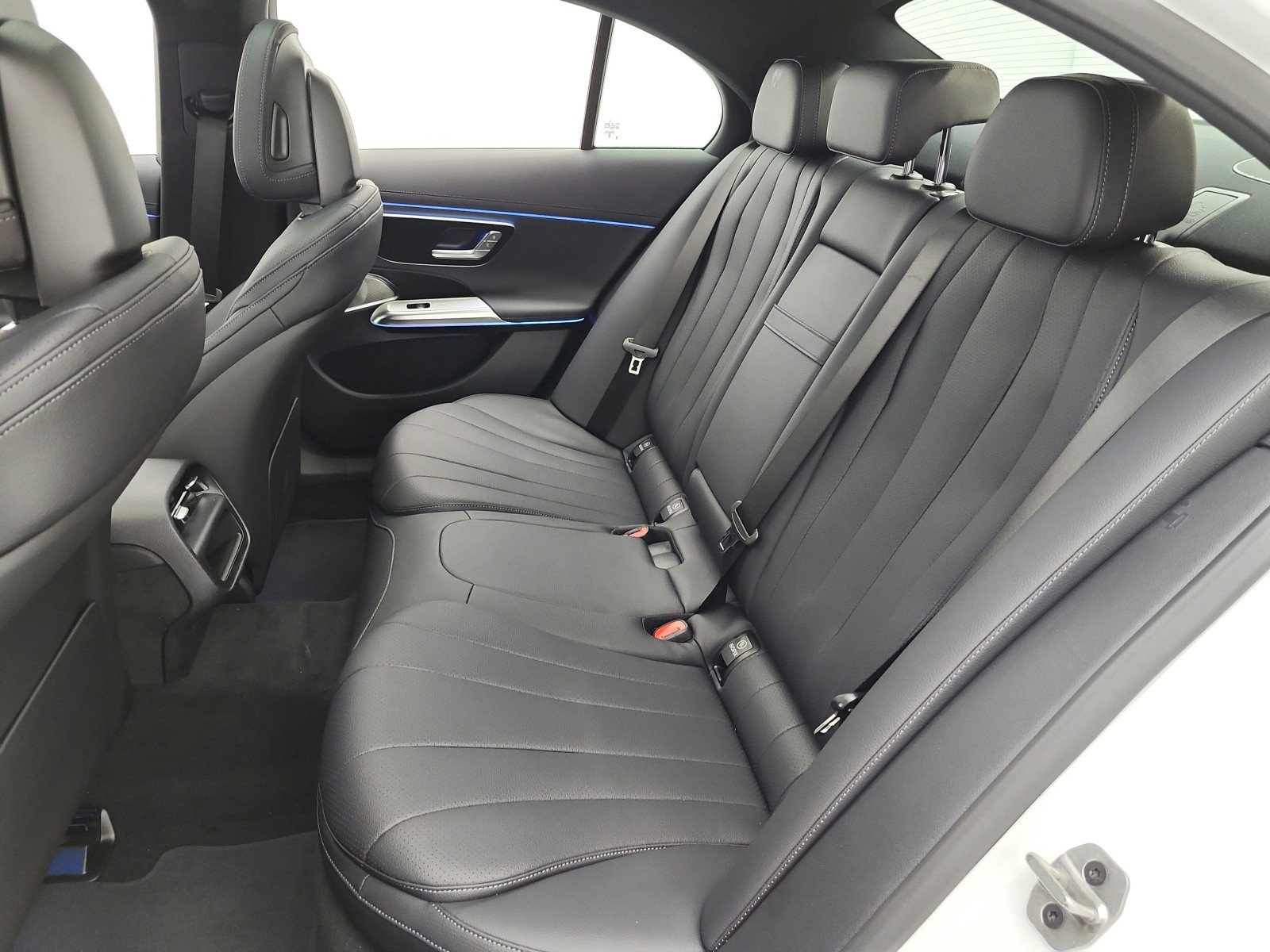 New 2026 Polar White Mercedes-Benz E 350 image 11