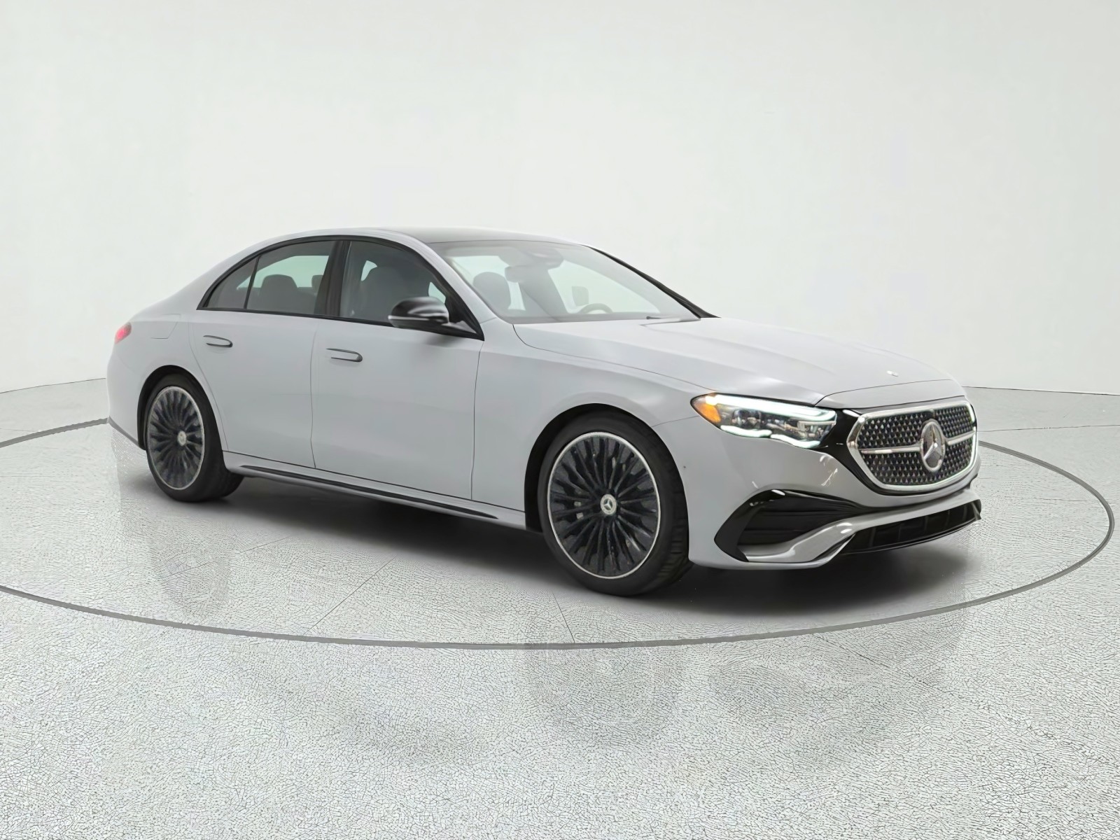 New 2027 MANUFAKTUR Alpine Grey Mercedes-Benz E 450 4MATIC® Sedan image 3