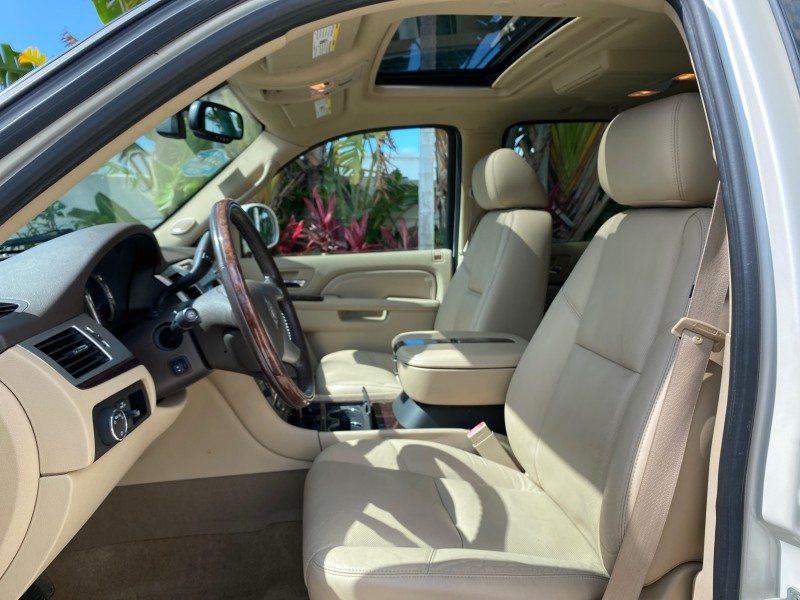 2010 Cadillac Escalade SUNROOF NAV Premium LOW MILES 66,933 in ,