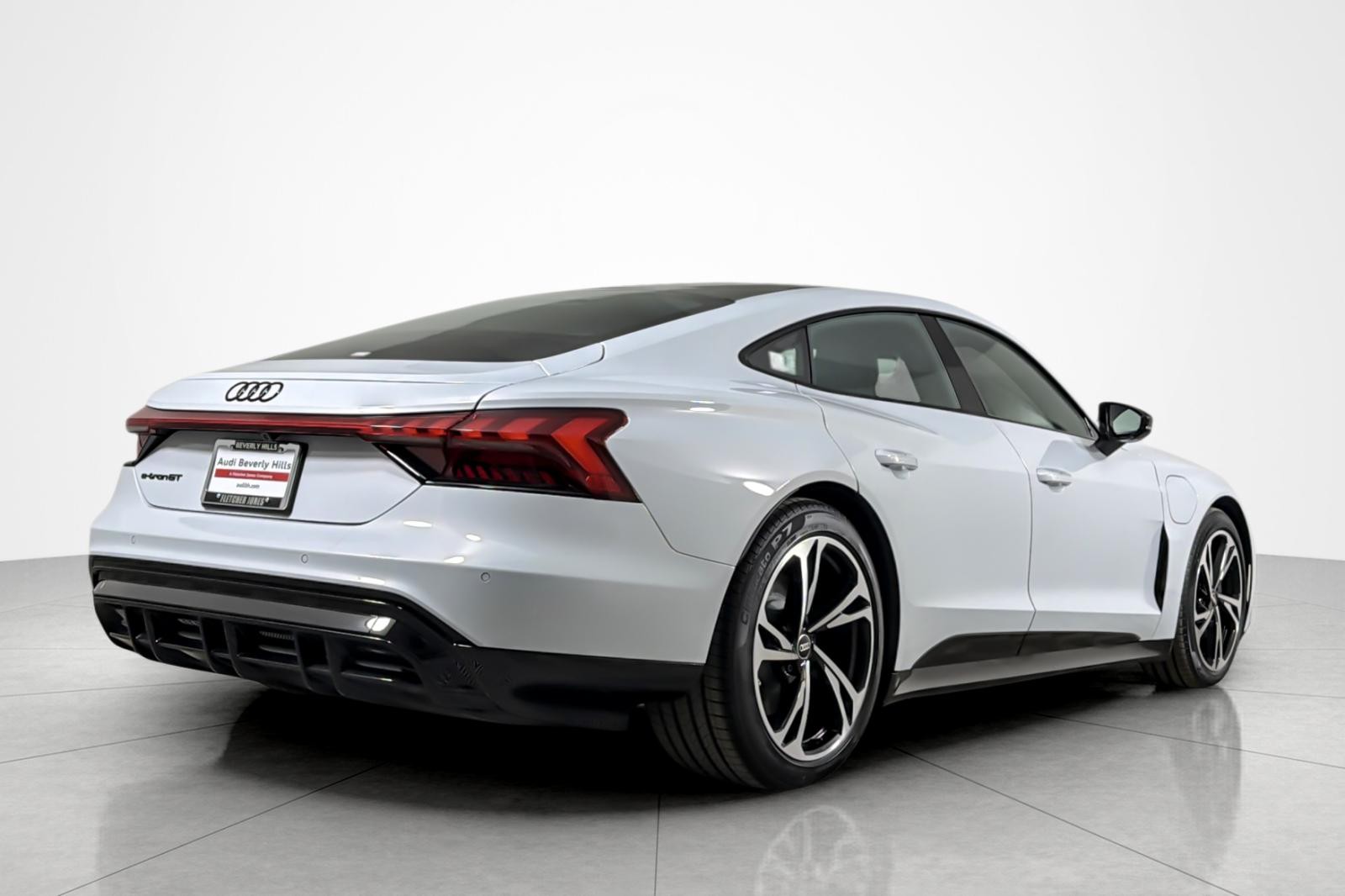 Used 2024 Suzuka Gray Metallic Audi Premium Plus quattro image 5