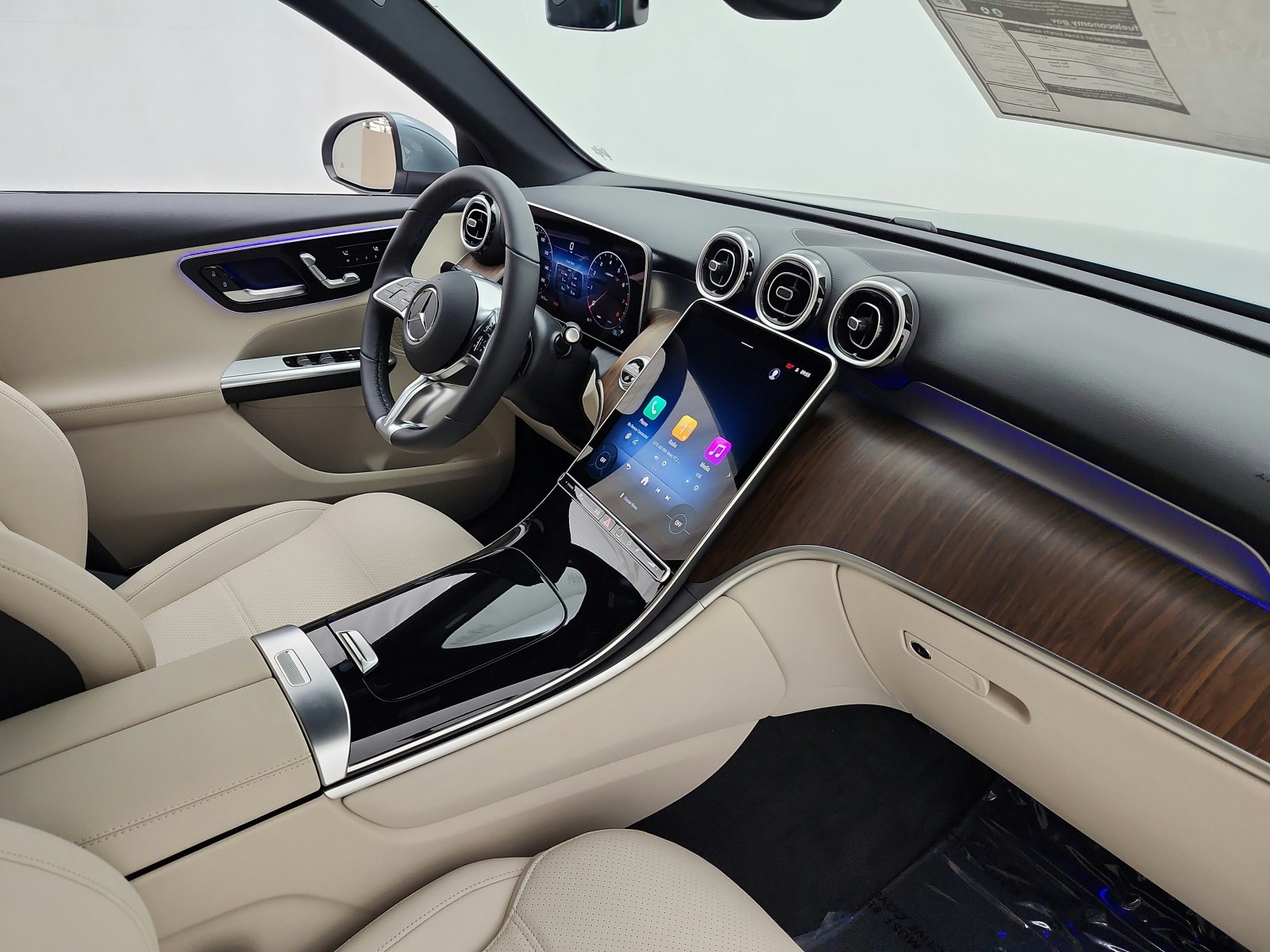 New 2027 Verde Silver Metallic Mercedes-Benz GLC 300 4MATIC® SUV image 13