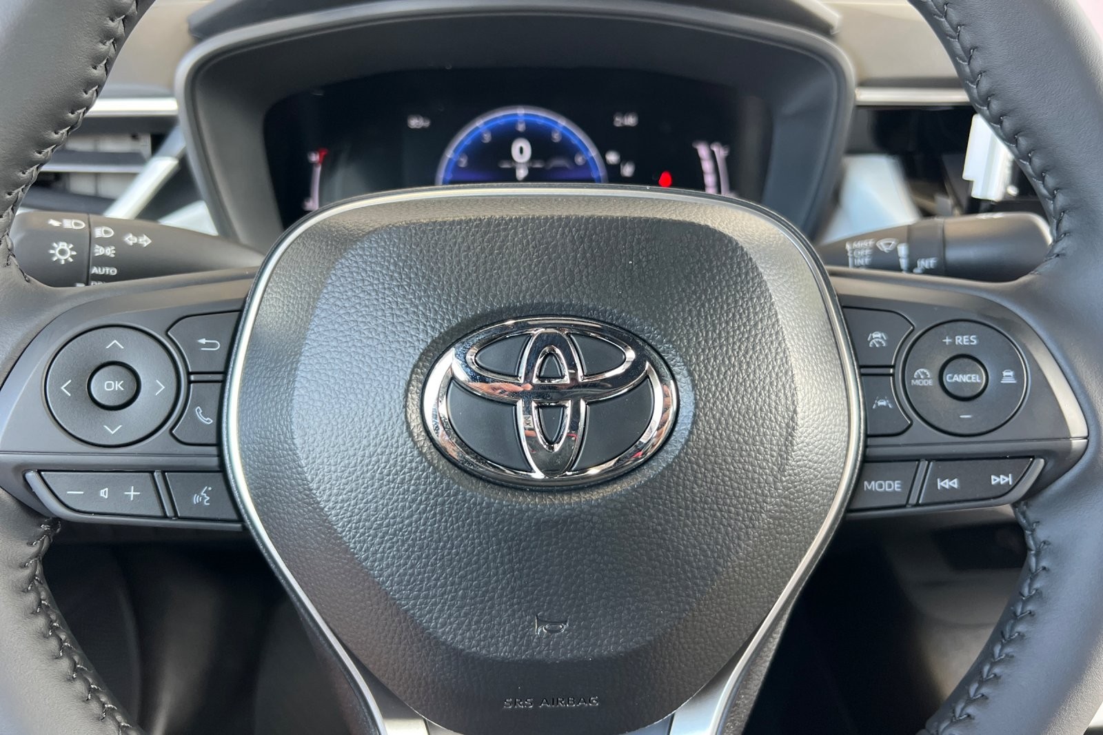 2025 Toyota Corolla SE photo 18