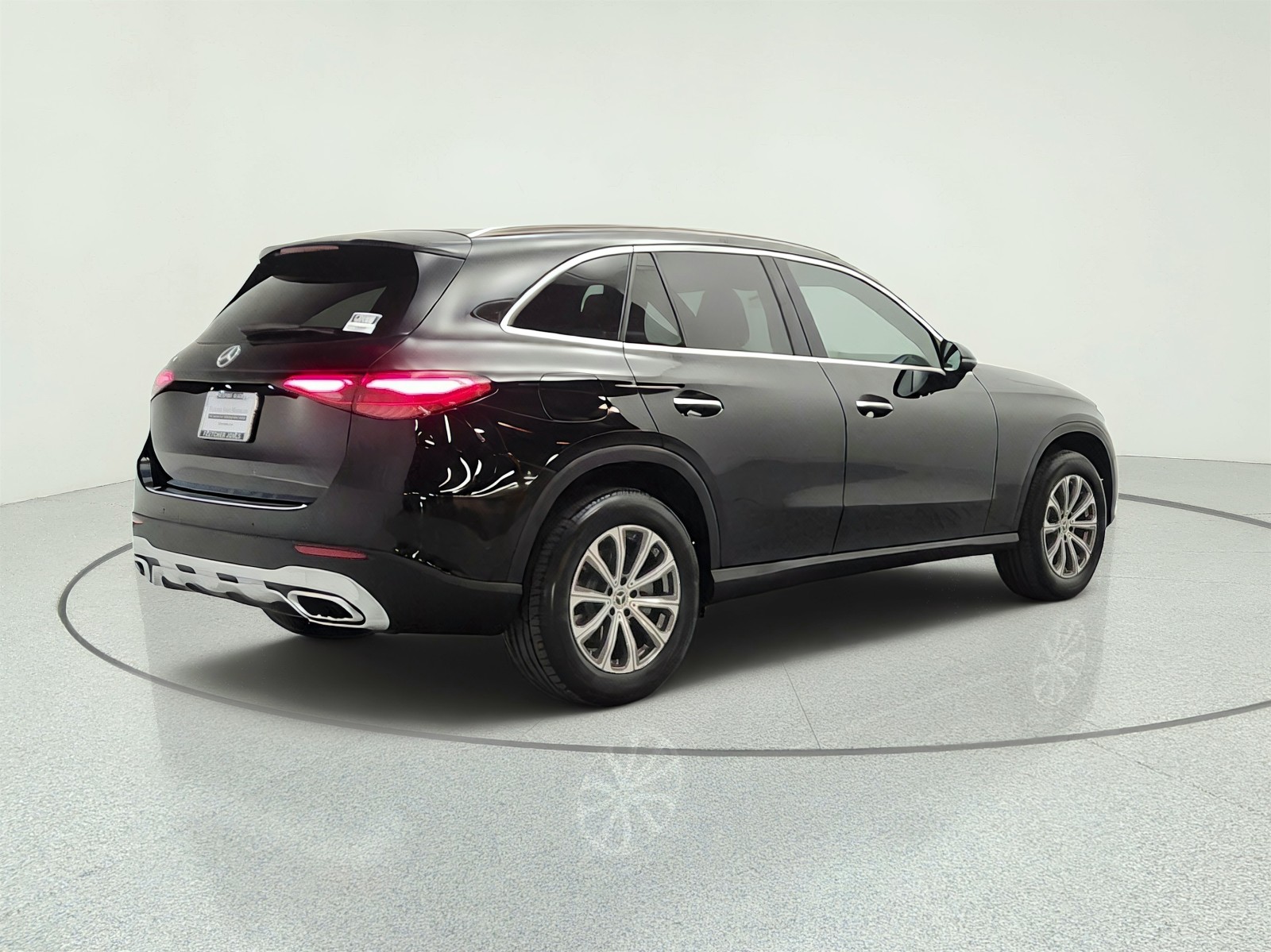 Used 2023 Black Mercedes-Benz GLC 300 SUV image 5