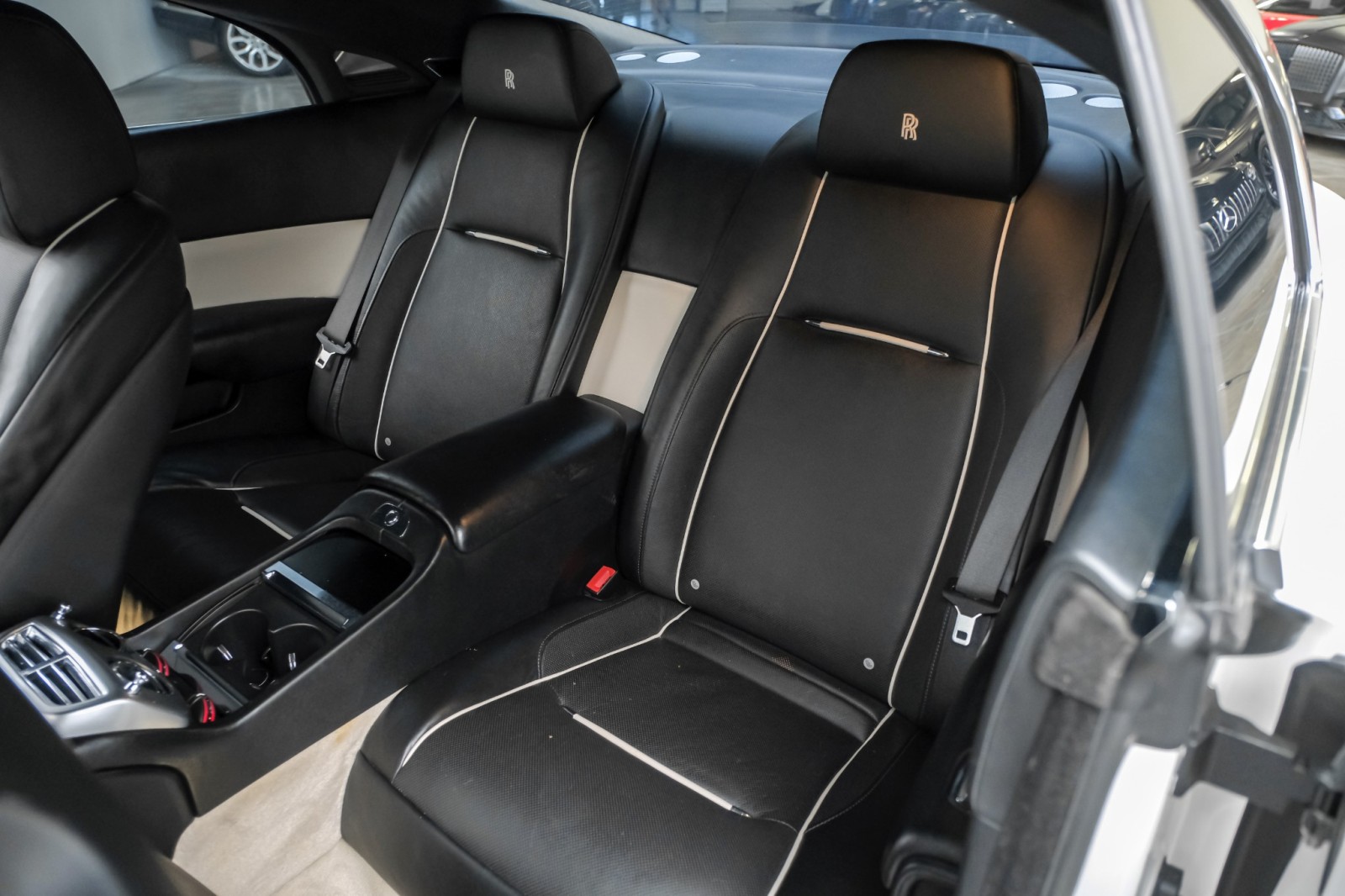 2016 Rolls-Royce Wraith StarlightHeadliner ACSeats CustomAlloys Piping RRMonogram 39