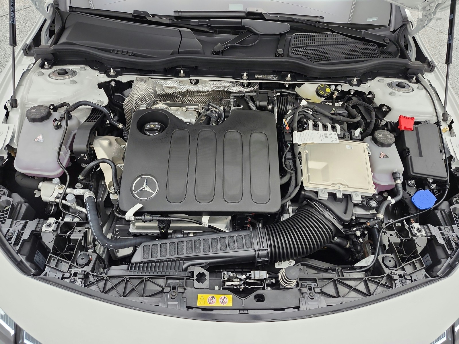 New 2027 Polar White Mercedes-Benz CLA 220 Hybrid FWD image 12