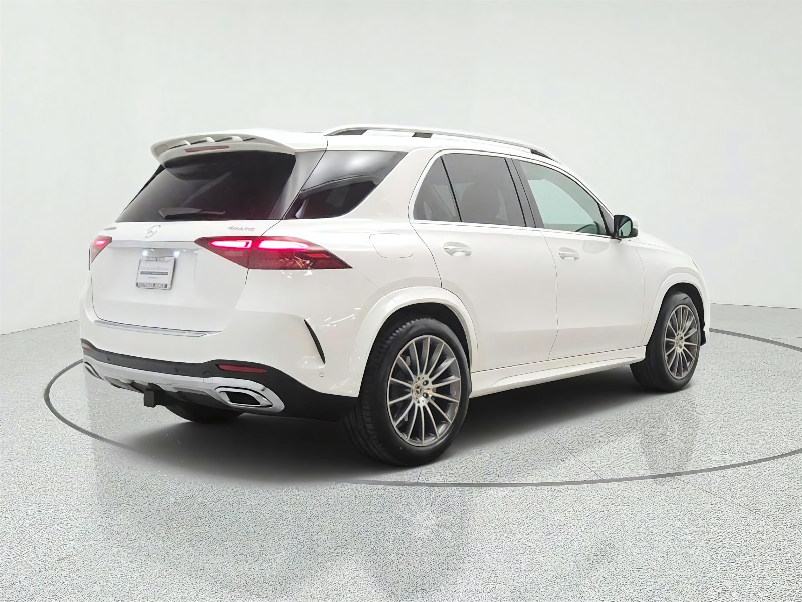 Used 2024 Polar White Mercedes-Benz GLE 350 4MATIC® SUV image 5