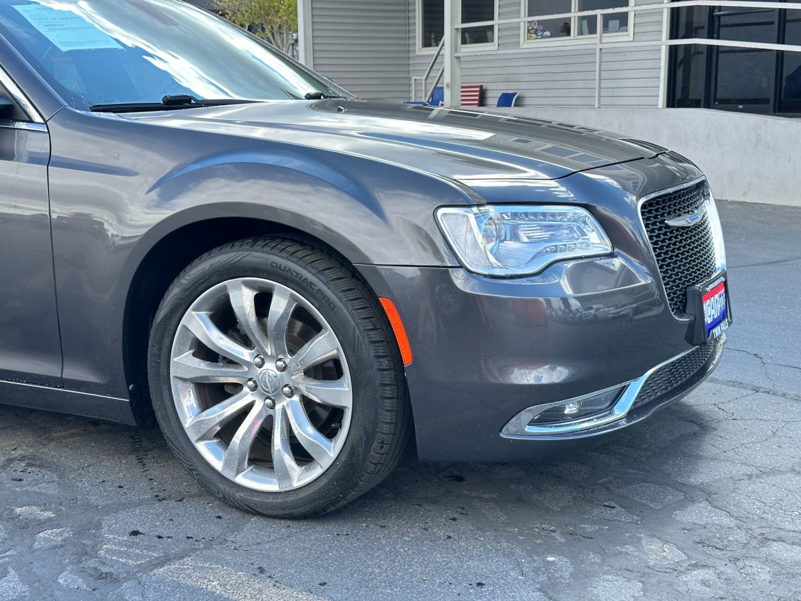 2018 Chrysler 300 Limited 4