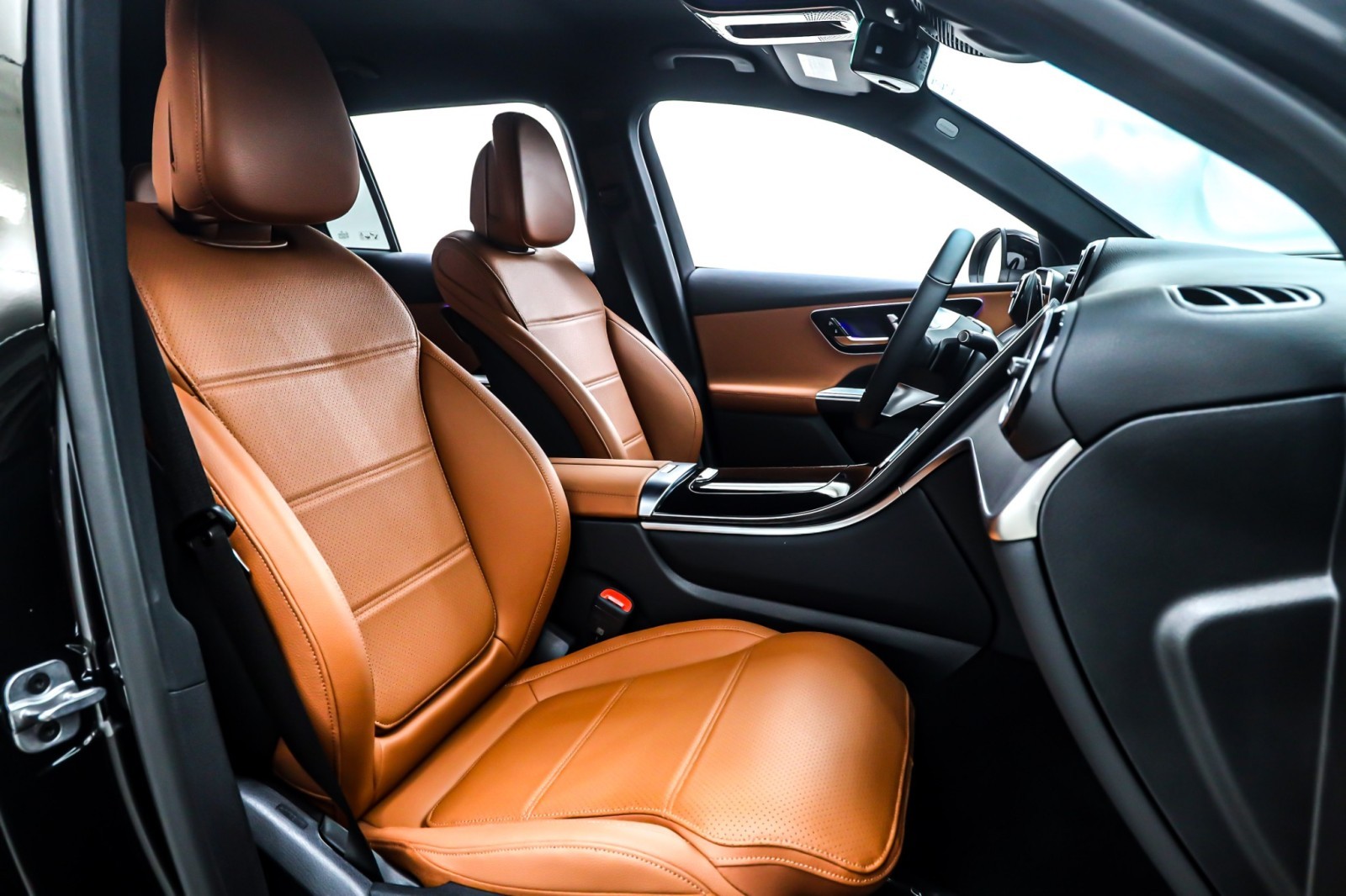 New 2026 Black Mercedes-Benz GLC 300 image 7