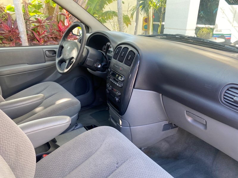 2006 Dodge Caravan SXT LOW MILES 28,367 1 OWNER HANDICAP LIFT in , 