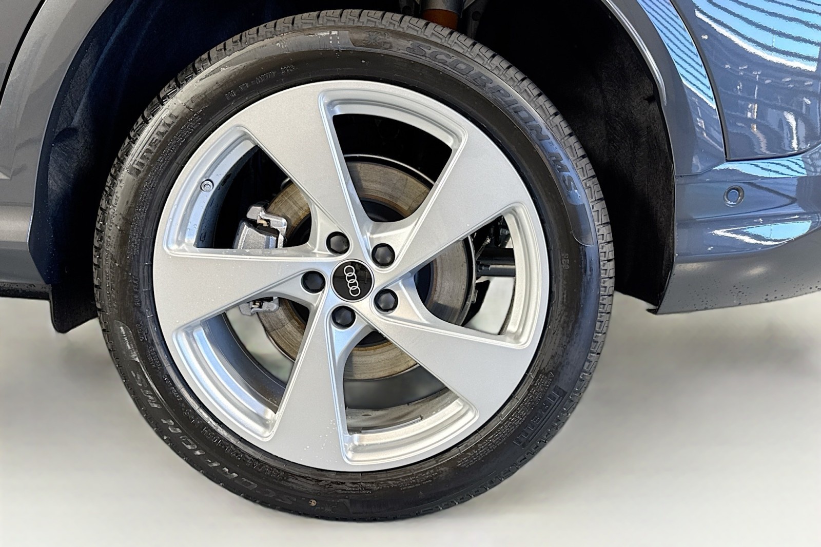 New 2025 Tambora Gray Metallic Audi Premium Plus 2.0 TFSI quattro image 28