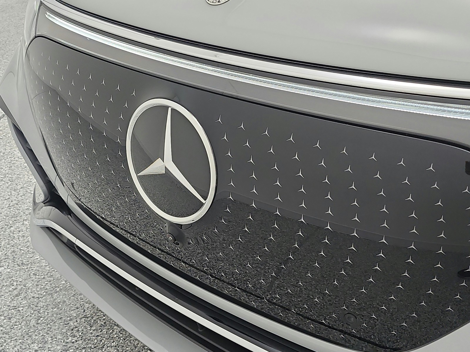 New 2026 MANUFAKTUR Alpine Grey Mercedes-Benz EQS 550 image 16